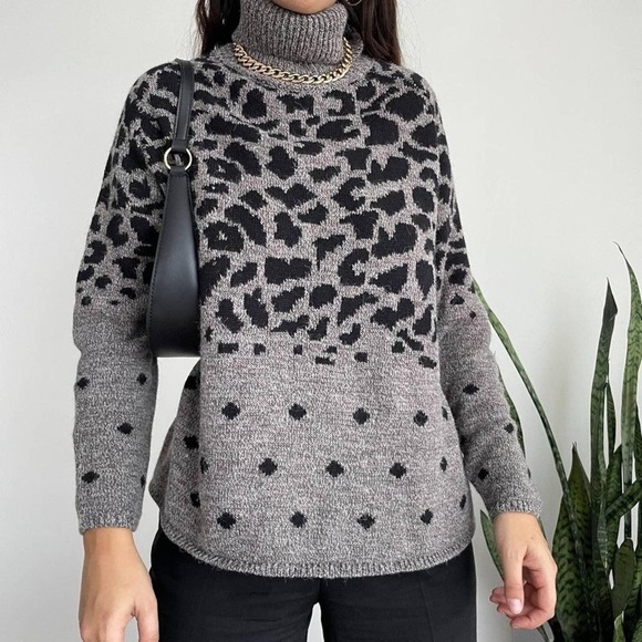 DIVINE heart women’s sweater cowl neck boxy super soft gray leopard size large - Picture 14 of 14
